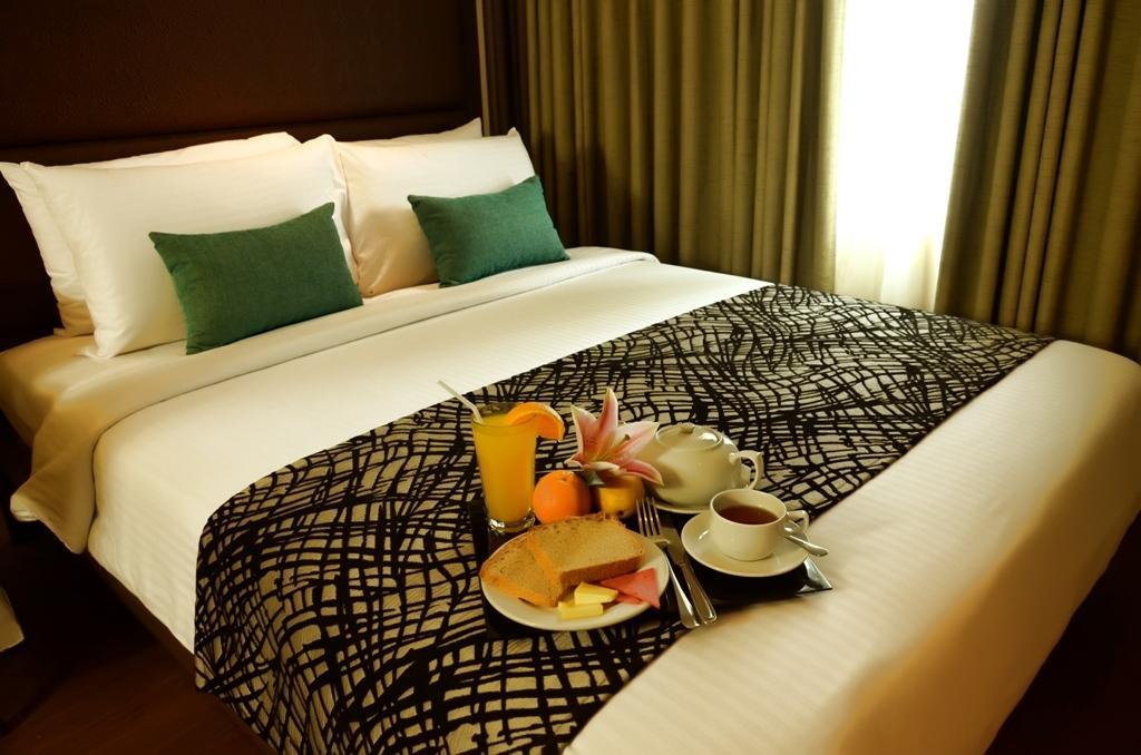 Best Western Antel Spa Hotel Suites Makati City Phòng bức ảnh